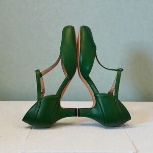 Moommo Green Kitten Heel Mary Jane Pumps Sz 9 Leather NWOT